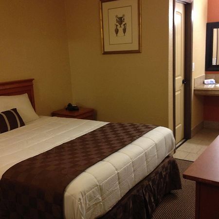 Economy Express Inn Henryetta Экстерьер фото