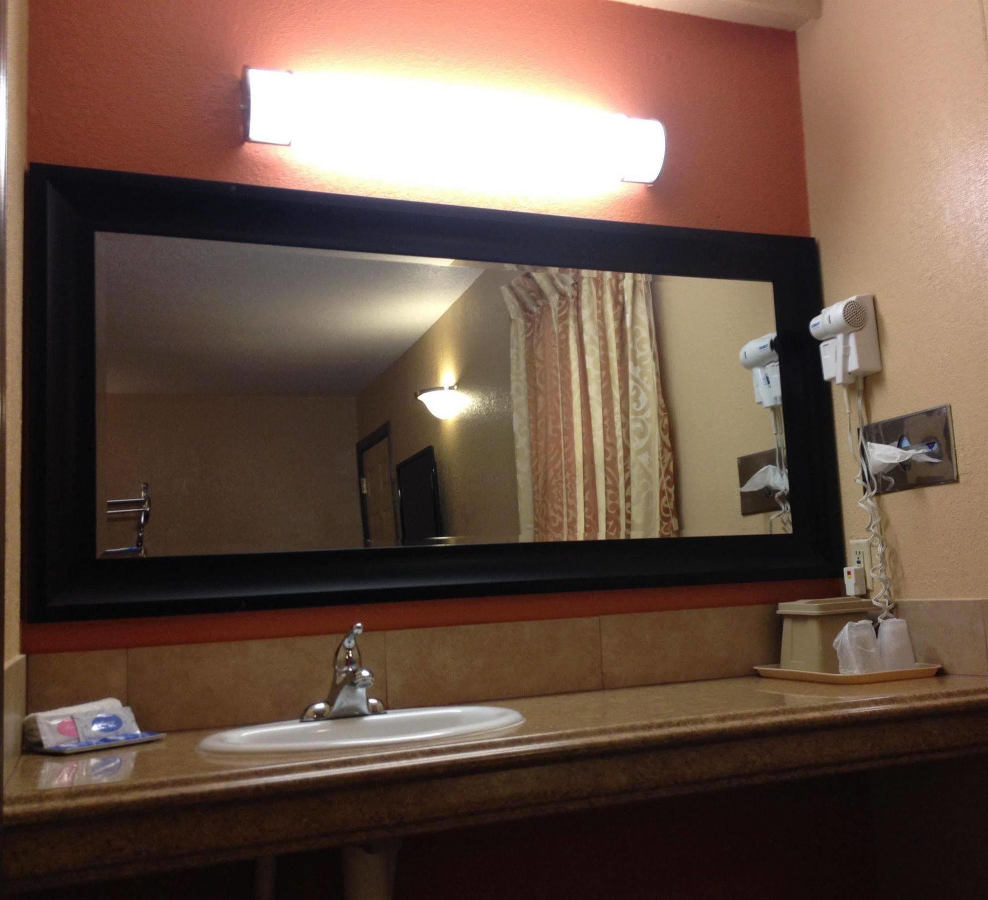 Economy Express Inn Henryetta Экстерьер фото